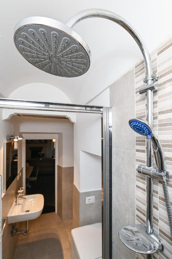 Gorgeous Trastevere Loft On The River Rome Exterior photo