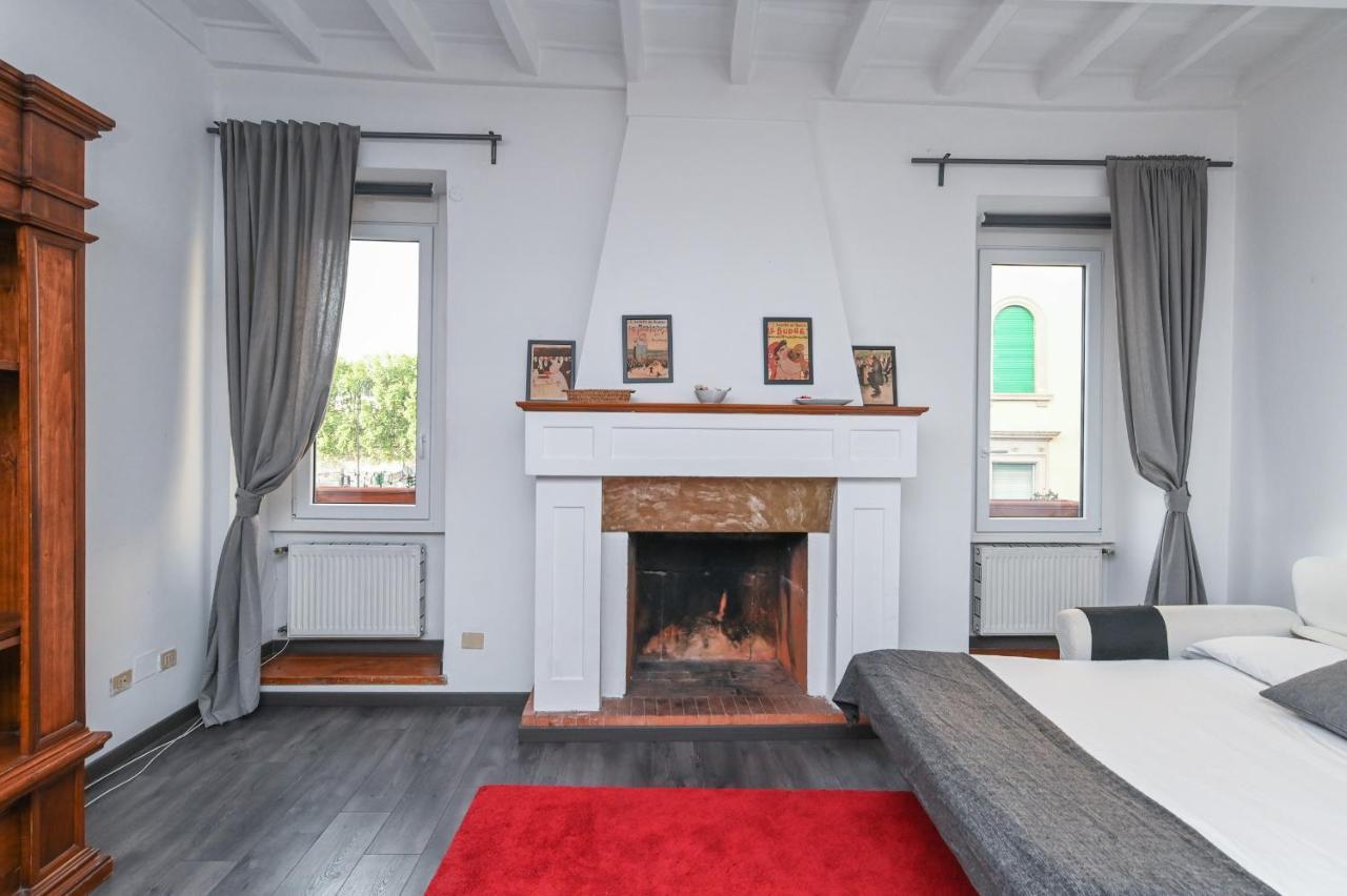 Gorgeous Trastevere Loft On The River Rome Exterior photo
